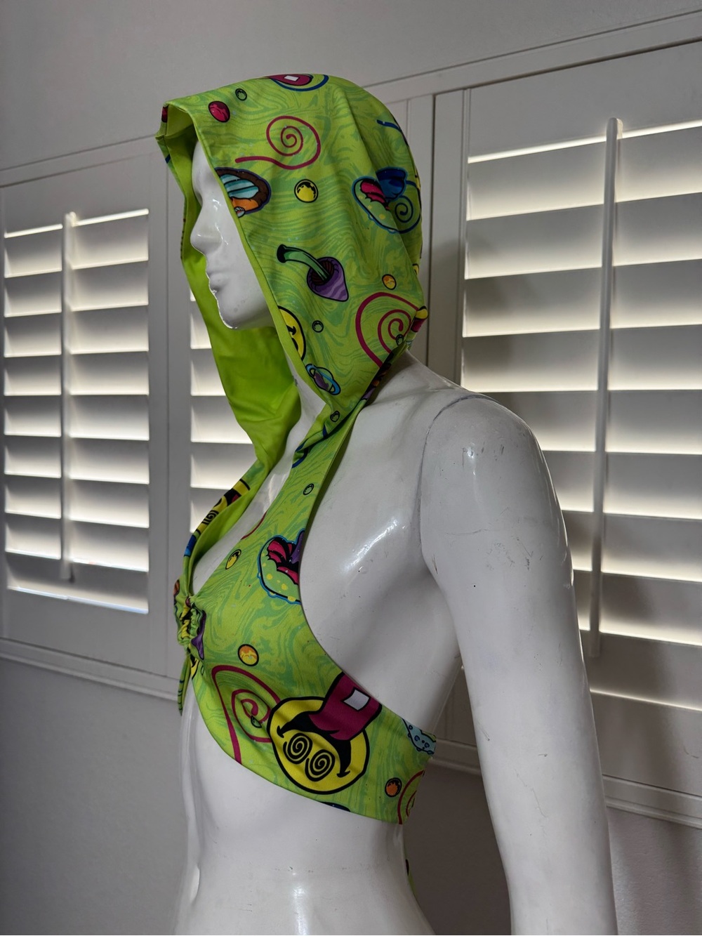 New Med green crop top hood neon smiley face shirt festival rave raver blouse ou - Picture 2 of 3